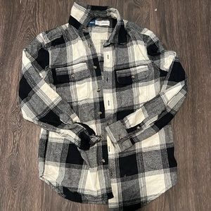 EUC men’s white buffalo plaid button down size small